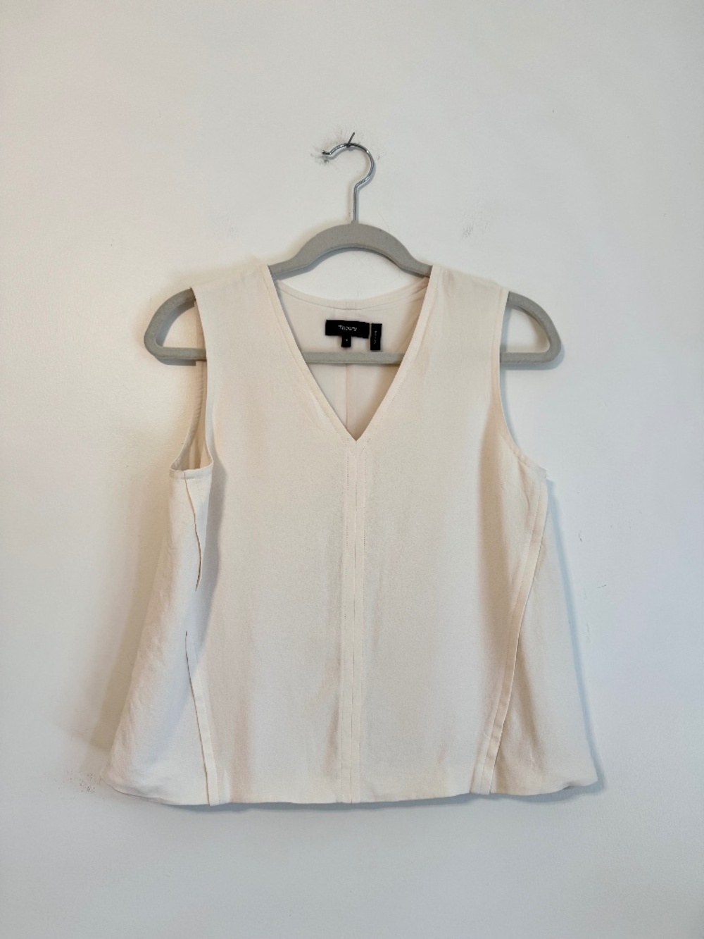 Theory Eco Rosina Crepe V-Neck Tank Top - Cream / Ivory | Size S